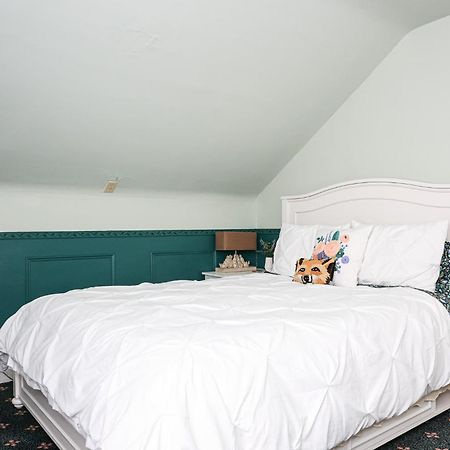 Stone Chalet Bed & Breakfast Inn Ann Arbor Exterior photo