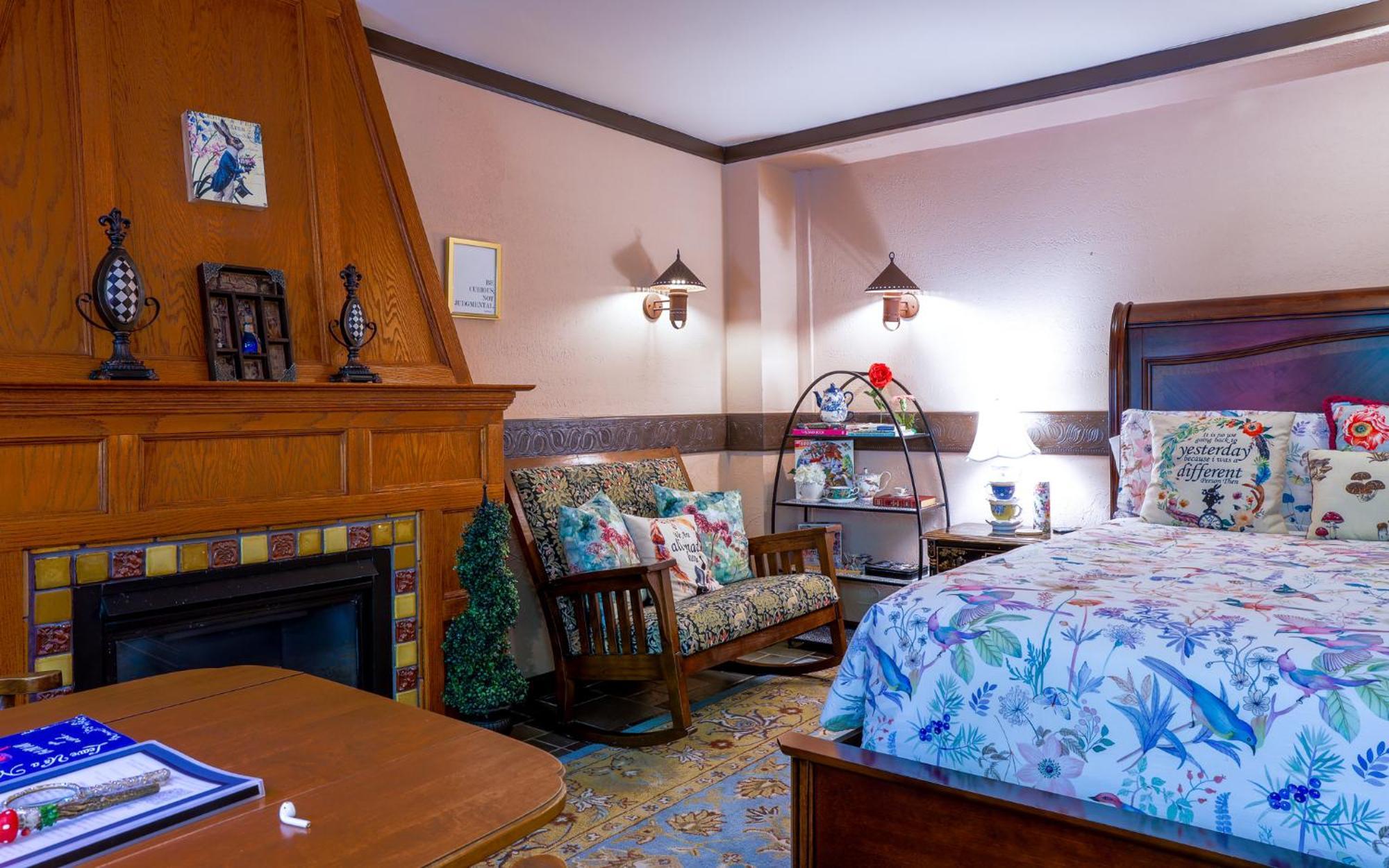 Stone Chalet Bed & Breakfast Inn Ann Arbor Exterior photo