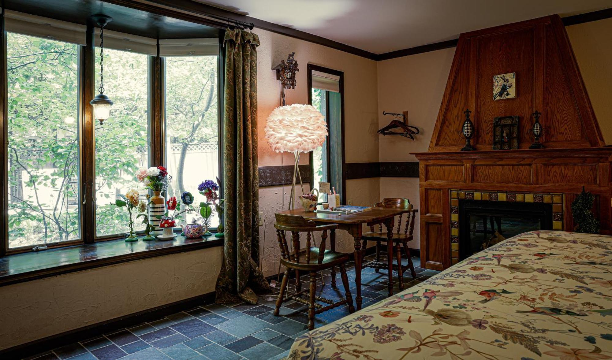 Stone Chalet Bed & Breakfast Inn Ann Arbor Exterior photo