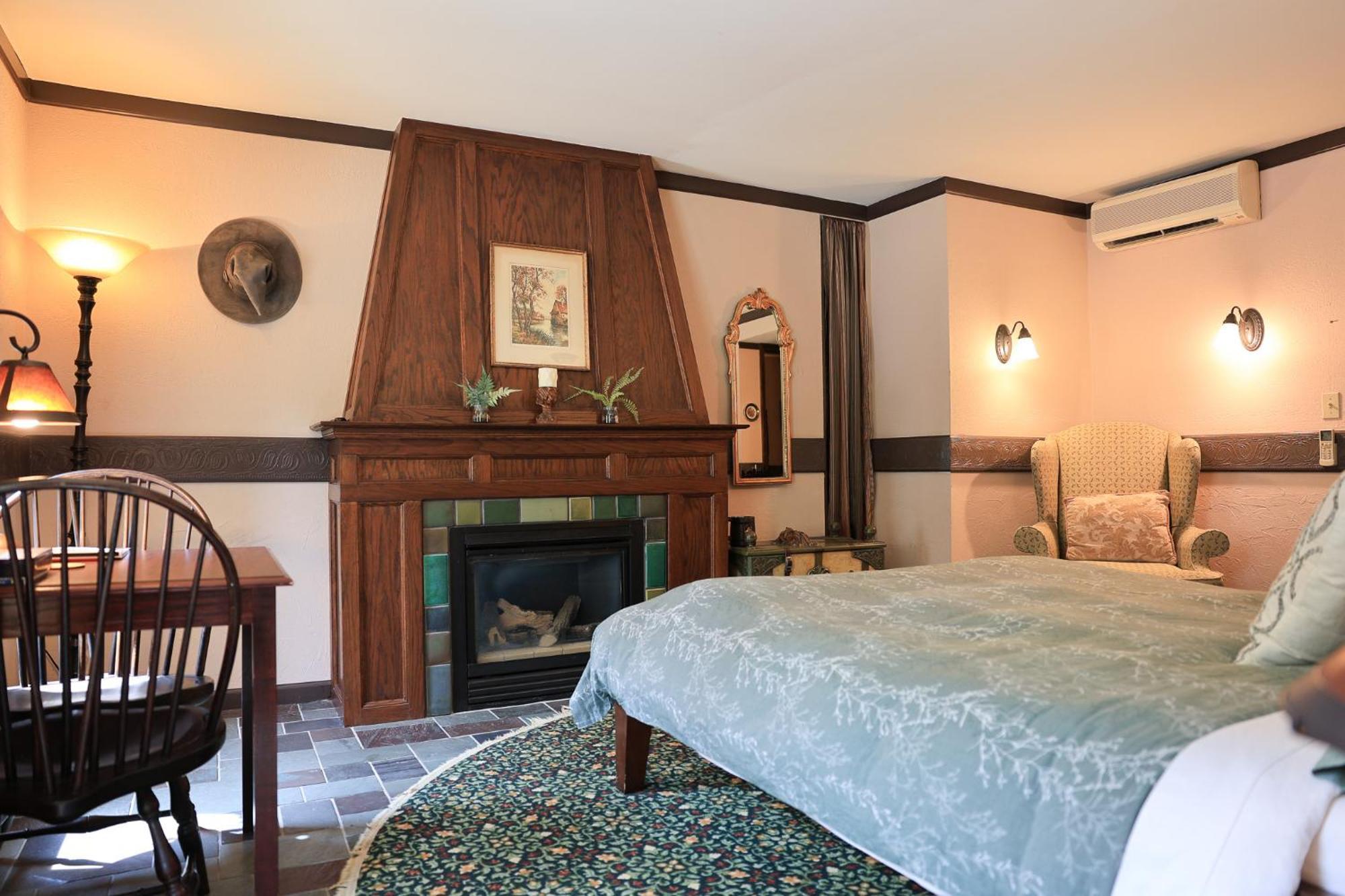 Stone Chalet Bed & Breakfast Inn Ann Arbor Exterior photo