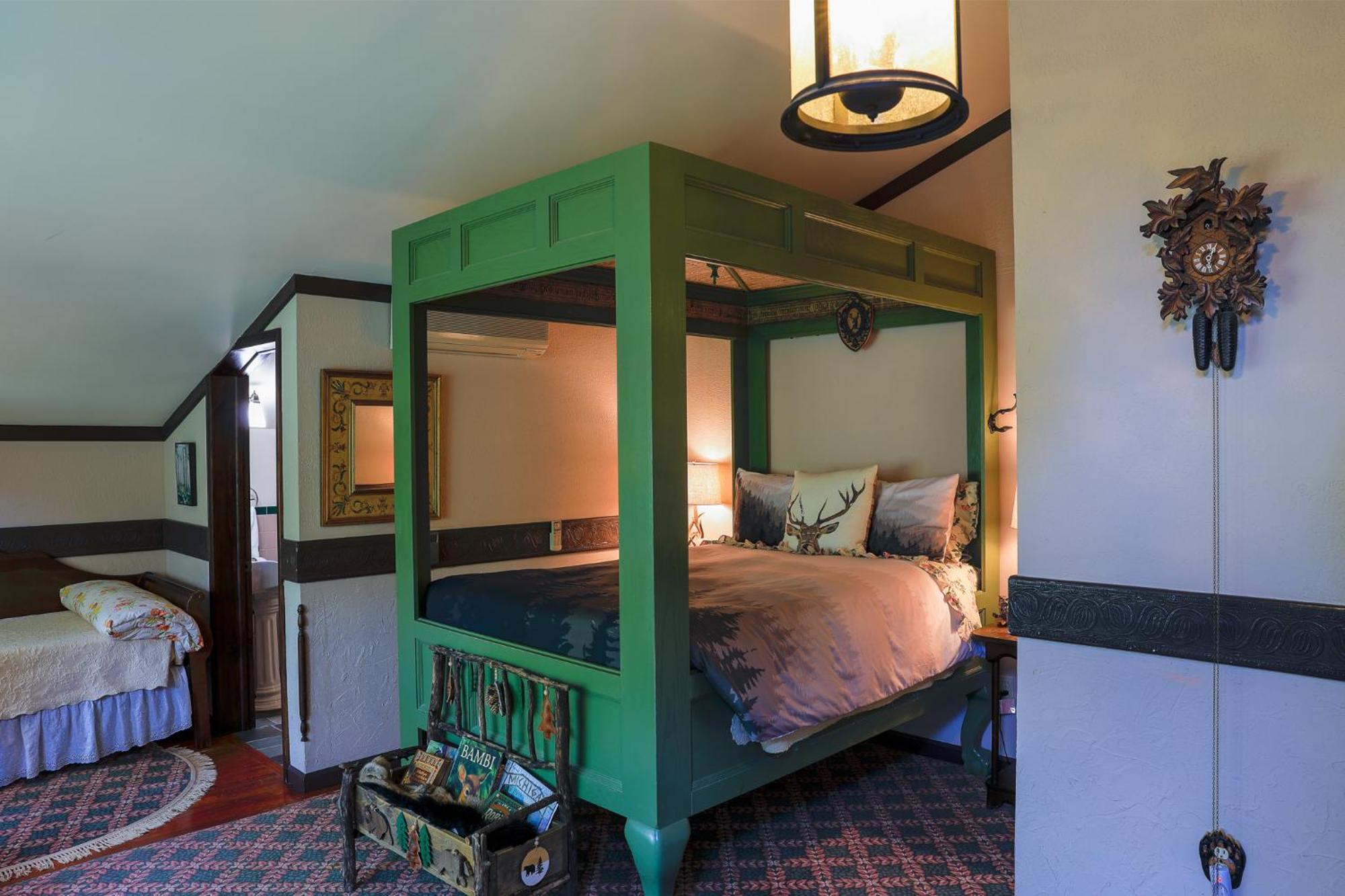 Stone Chalet Bed & Breakfast Inn Ann Arbor Exterior photo